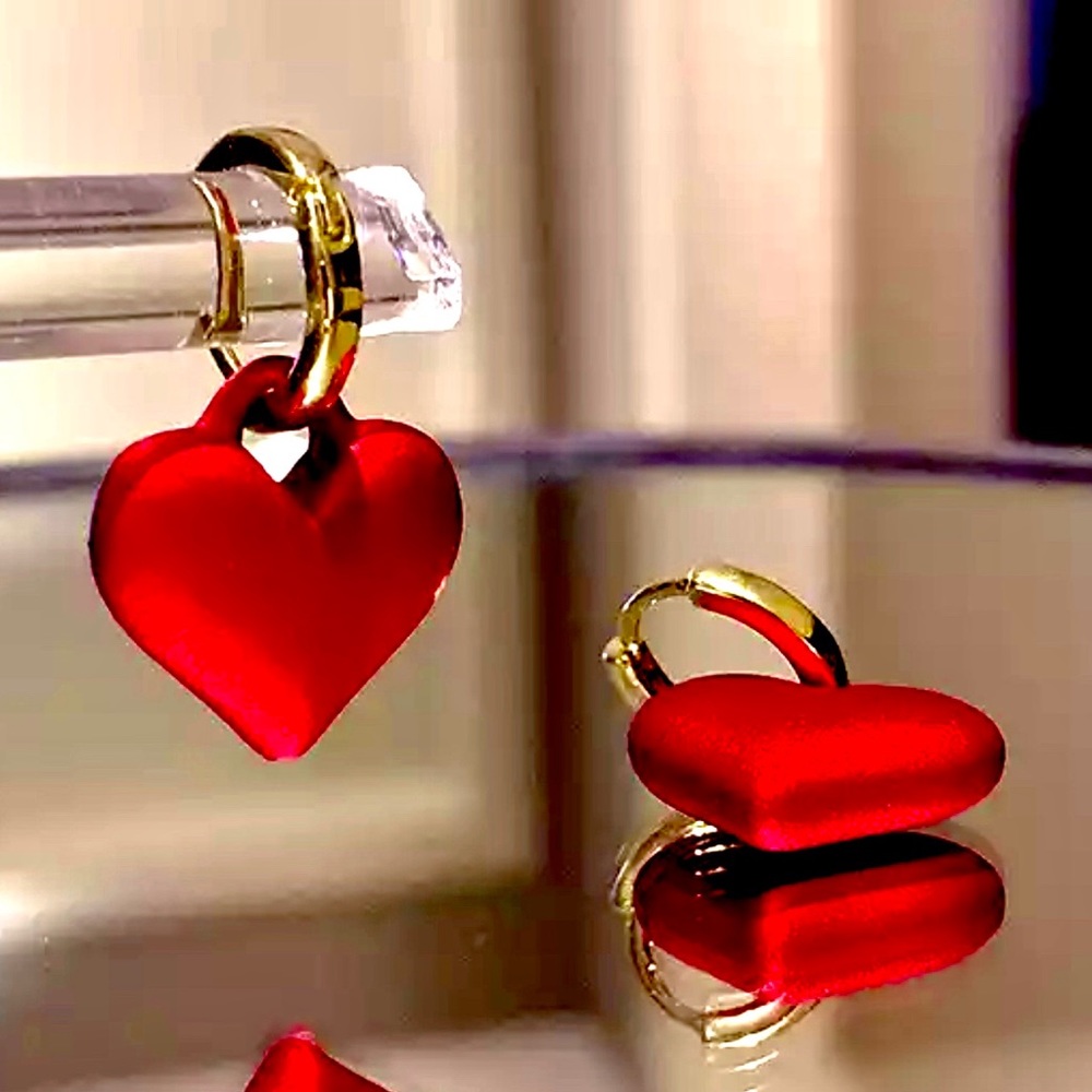 Valentine Metal Puffy Frosted Heart Dangle Women Earrings - Picture 2 of 7
